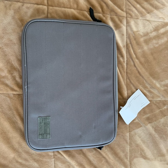 Laptop case - Picture 1 of 8